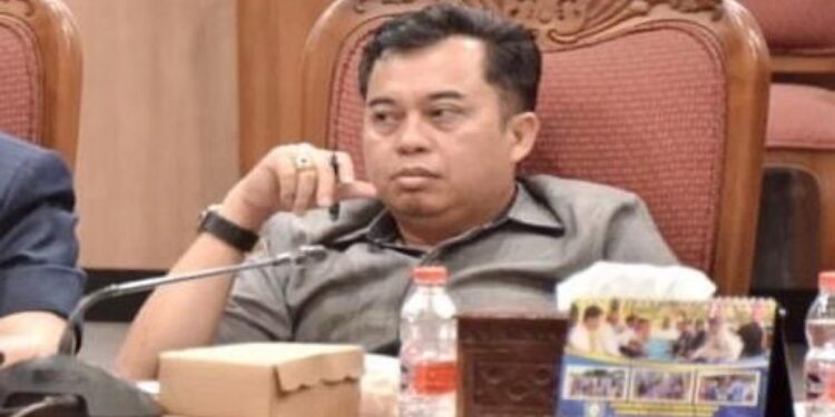 Ketua DPRD Kotim, Rimbun.