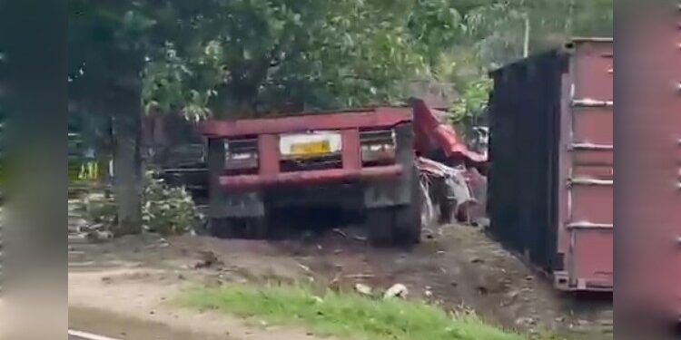 FOTO: IST/MATAKALTENG - Laka beruntun Jalan Tjilik Riwut, Desa Bajarum, Kecamatan Kota Besi, Kabupaten Kotim. Senin, 14 April 2025.