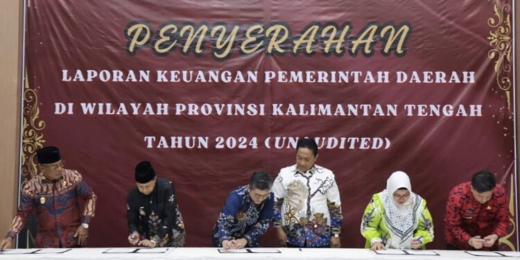 Foto:IST/MATA KALTENG - Penyerahan LKPD Kotim ke BPK RI belum lama ini.