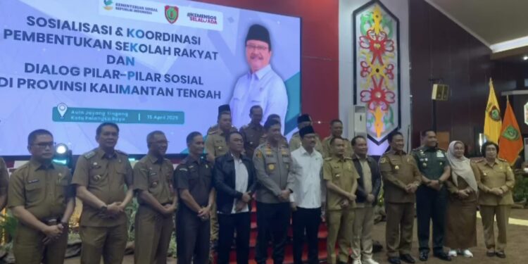 Foto:IST/MATA KALTENG -Wakil Bupati Kotim Irawati Saat Hadiri Sosialisasi Sekolah Rakyat dan Dialog Pilar Sosial di Palangka Raya, 15 April 2025.