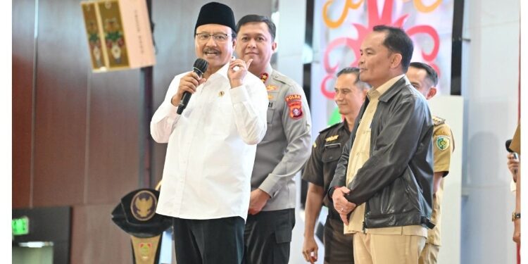 FOTO: IST/MATAKALTENG - Gubernur Kalimantan Tengah, Agustiar Sabran bersama Menteri Sosial RI Saifullah Yusuf.