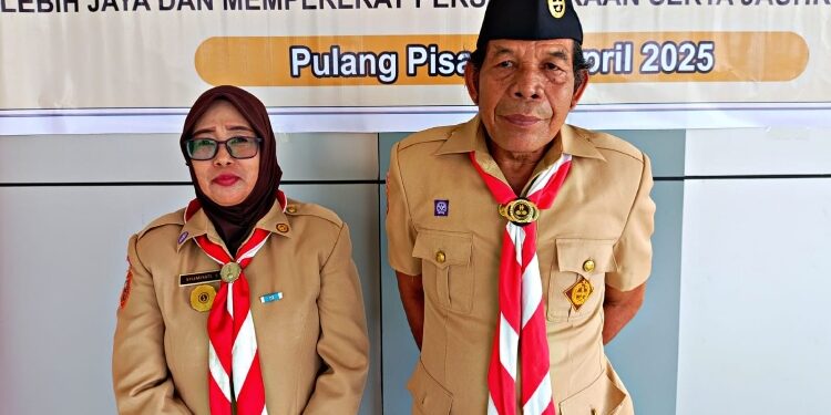 FOTO: AND/MATAKALTENG - Pembina Senior Gerakan Pramuka Pulang Pisau, Badriansyah (kanan) dan Sumiati (kiri).