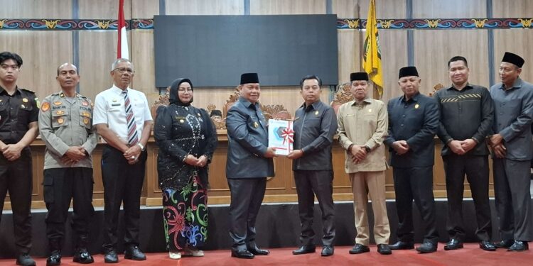 Foto: DIAN/MATA KALTENG - Penyampaian Pidato Bupati Kotim tentang RPJMD Kotim Tahun 2025-2029, 21 April 2025.