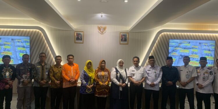 Foto: IST/MATA KALTENG - Wakil Bupati Kotim Irawati saat kunjungi pemerintahan Pontianak, 23 April 2025.