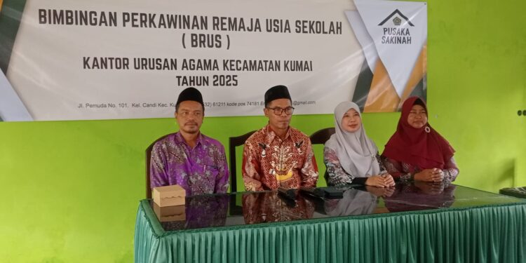 Foto:IST/MATA KALTENG - Bimbingan perkawinan remaja usia sekolah oleh KUA Kumai, 24 April 2025.