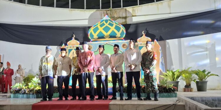 Foto: DIAN/MATA KALTENG - Pembukaan MTQ ke-56 Kecamatan Baamang, di Kelurahan Baamang Barat, Jumat 25 April 2025.