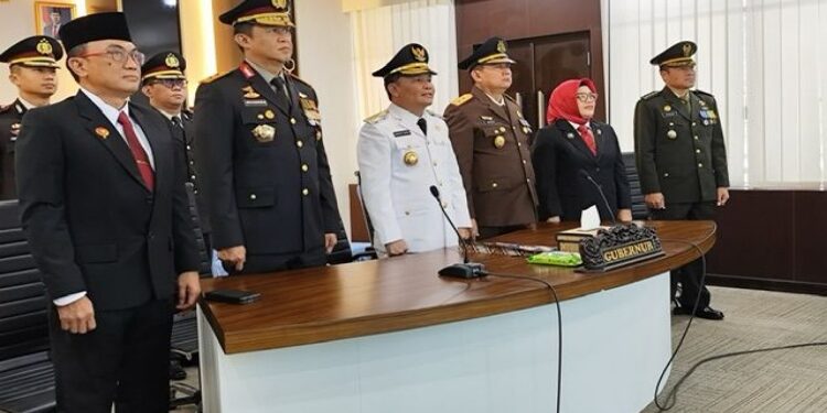 FOTO: IST/MATAKALTENG - Gubernur Kalteng H. Agustiar Sabran didampingi Unsur Forkopimda Prov. Kalteng saat mengikuti secara virtual Upacara Peringatan Hari Otonomi Daerah Ke XXIX.