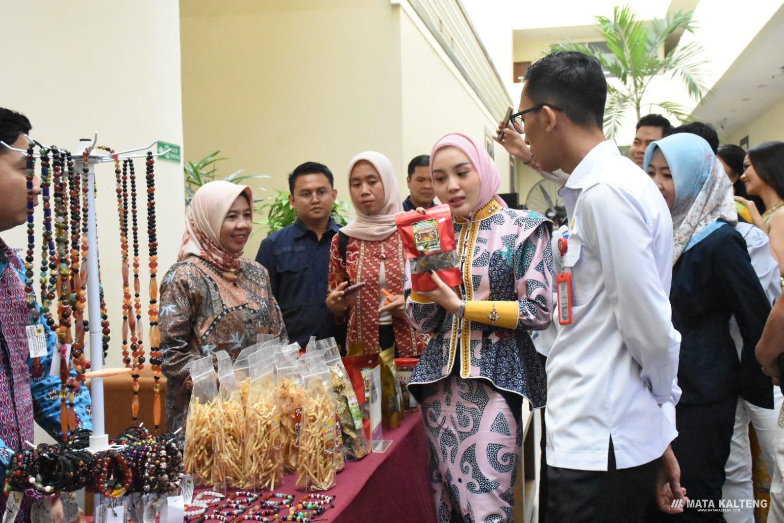 Ketua Dekranasda Kalteng Buka Pelatihan Industri Kecil Menengah