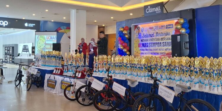 Foto:DIAN/MATA KAKTENG - Kepala Disdik Kotim M Irfansyah saat membuka lomba sempoa dan perebutan piala favorit Bupati Kotim ke-11 di Citimall Sampit, 27 April 2025.