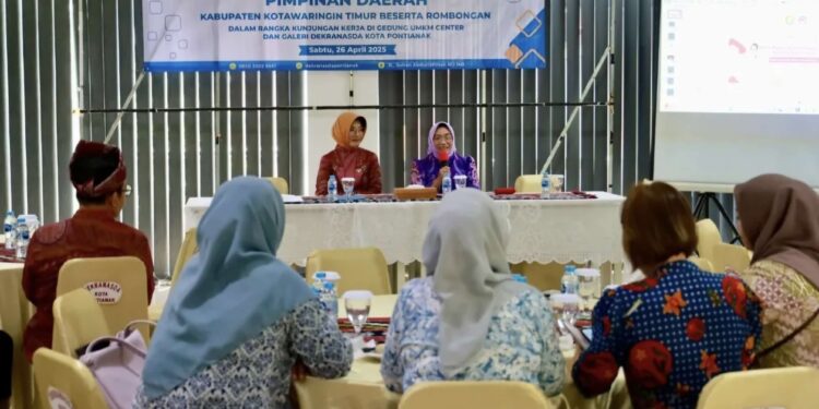 Foto: IST/MATA KALTENG - kunjungan wakil bupati Kotim bersama Ketua dekranasda Kotim ke dekranasda kota Pontianak, 26 April 2025.