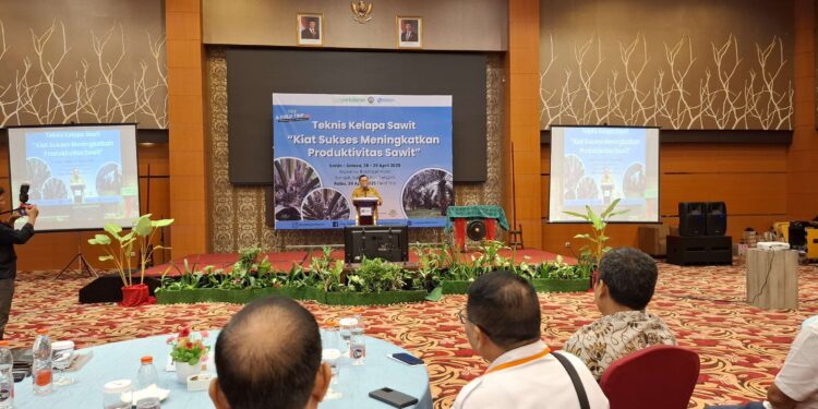 Foto: DIAN/MATA KALTENG - Pembukaan Teknis Kelapa Sawit dan Filed Trip (TKS 2025) di Aquarius Boutique Hotel Sampit, 28 April 2025.