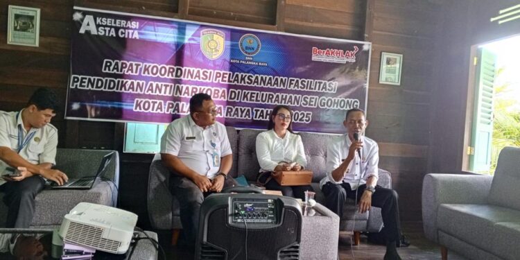 FOTO: MATAKALTENG - Personel Satresnarkoba Polresta Palangka Raya, pada saat menghadiri rakor.