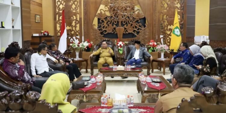 Foto: IST/MATA KALTENG - Audensi Komisi I DPRD Provinsi Kalteng bersama Bupati Kotim di Aula Rumah Jabatan Bupati Kotim belum lama ini.