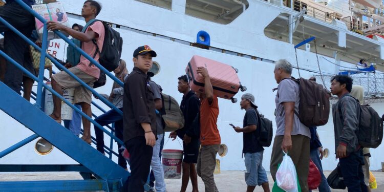Foto:DOK/MATA KALTENG - Banyaknya penumpang datang ke Kabupaten Kotim menggunakan kapal.