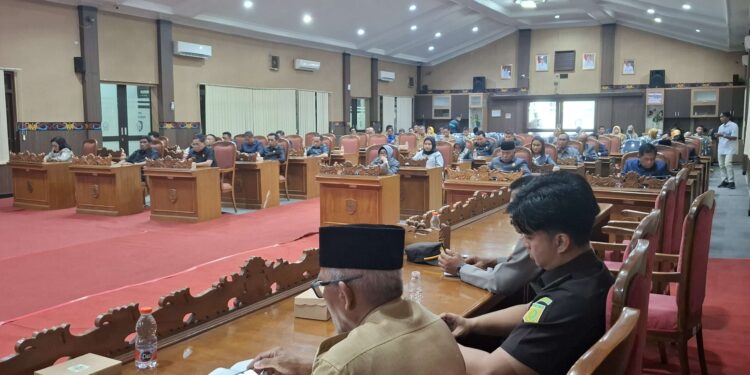 Foto: DIAN/MATA KALTENG - Suasana rapat paripurna pembahasan RPJMD Kotim, di ruang rapat paripurna kantor DPRD Kotim, 5 Mei 2025.