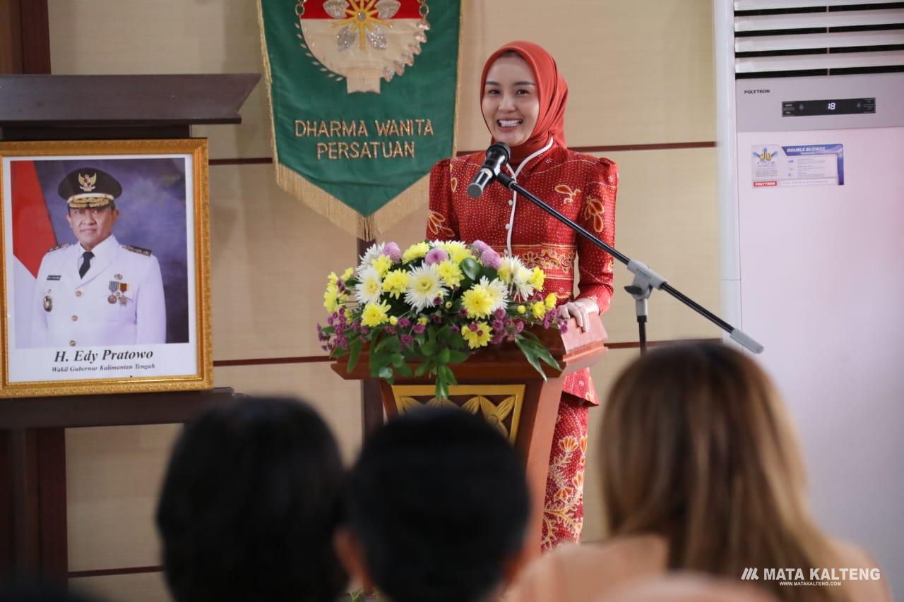 Ketua TP-PKK Kalteng Pimpin Serah Terima Jabatan Plt. Ketua Dharma Wanita Persatuan Provinsi Kalteng