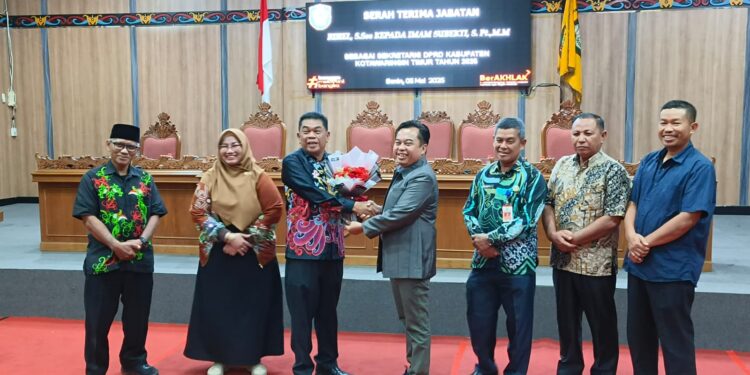 Foto:IST/MATA MALTENG - Serah terima jabatan (sertijab) Sekretaris DPRD Kabupaten Kotawaringin Timur (Kotim), 5 Mei 2025 malam.