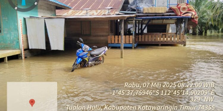 Foto:IST/MATA KALTENG - Kondisi banjir di Desa Tumbang Mujam, Kecamatan Tualan Hulu, Kotim, 7 Mei 2025.