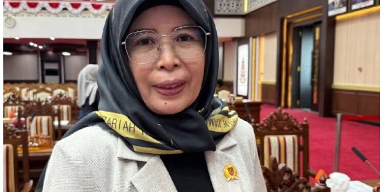 Anggota Komisi II, Noor Fazariah Kamayanti.