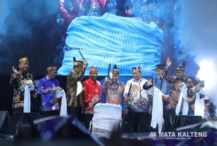Gubernur Kalteng Buka Festival Budaya Isen Mulang 2025, Angkat Semangat Pelestarian Budaya dan Pariwisata