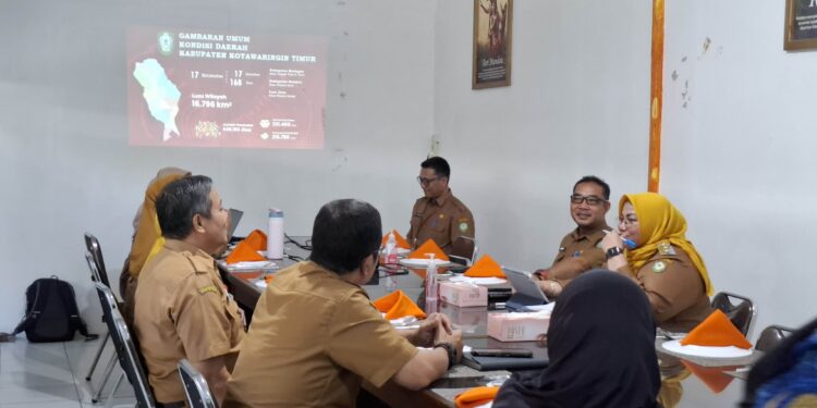 Foto:DIAN/MATA KALTENG - Rapat Persiapan Penilaian Kinerja Kabupaten/Kota dalam pelaksanaan aksi konvergensi percepatan penurunan Stunting Kalteng Tahun 2025, 20 Mei 2025.