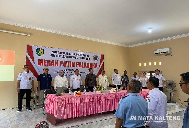 Rombongan Kemenko Pangan dan Kementan Tinjau Musyawarah Kelurahan di Palangka Raya, Dorong Pembentukan Koperasi Merah Putih