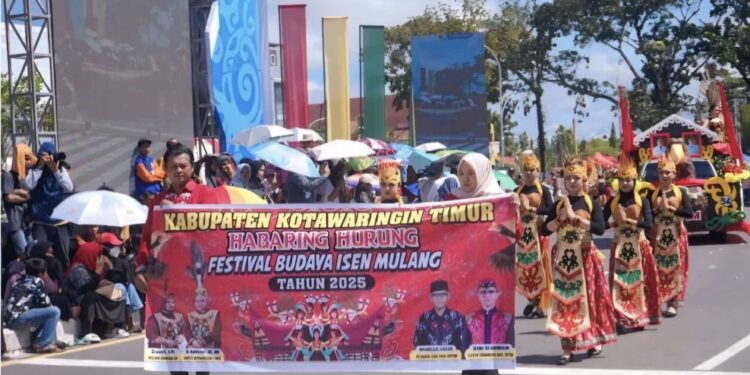 Foto:Prokopim Kotim/MATA KALTENG - Kontingen Kotim dalam Festival Isen Mulang 2025.