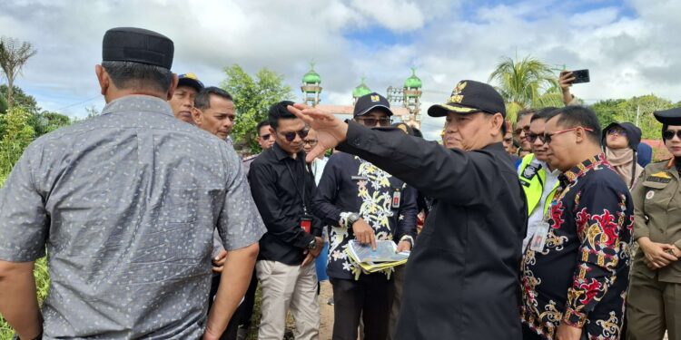 Foto:DIAN/MATA KALTENG - Peninjauan Area Bandara Sampit, 22 Mei 2025.