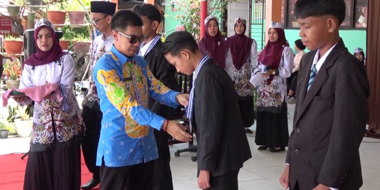Foto:DIAN/MATA KALTENG - Pelepasan siswa-siswi kelas 9 SMP Negeri 4 Sampit, 22 Mei 2025.