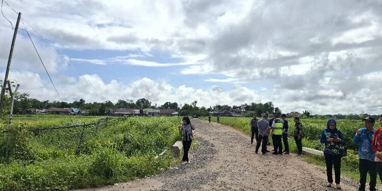 FOTO: DIAN/MATA KALTENG - Penijauan lokasi perluasan bandara H Asan Sampit.