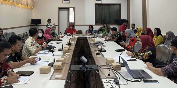 Foto:IST/MATA KALTENG - Rapat Koordinasi Tim Koordinasi Kerja Sama Daerah (TKKSD).