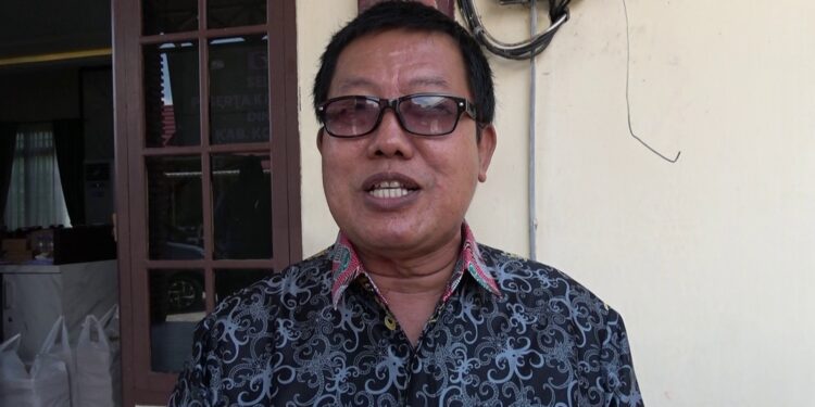 Foto:DIAN/MATA KALTENG - Kepsek SMPN 1 Sampit Suyoso.