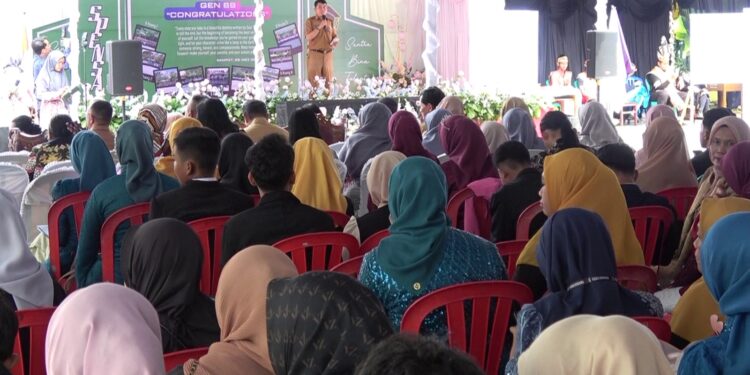Foto:DIAN/MATA KALTENG - Acara kelulusan SMPN 1 Sampit 27 Mei 2025.