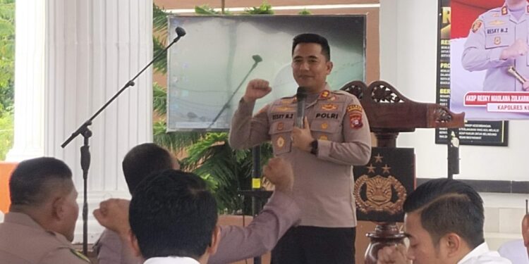 FOTO: AGUS/MATAKALTENG- Kapolres Kotim, AKBP Resky Maulana Zulkarnain saat memberikan sambutan dalam kegiatan kuker beberapa waktu lalu.