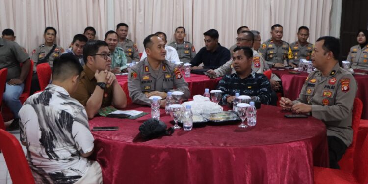FOTO : HUMAS POLRES GUMAS/MATA KALTENG - Suasana pelaksanaan anev ketahanan pangan swasembada jagung pada triwulan kedua, yang diikuti oleh sejumlah pihak terkait, Selasa, 27 Mei 2025.