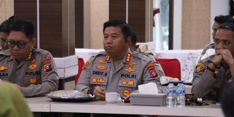 FOTO: MATAKALTENG - Kapolresta Palangka Raya, Kombes Pol Dedy Supriadi, pada saat menghadiri rapat.