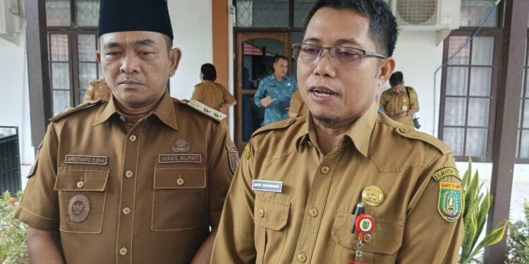 FOTO: MATAKALTENG - Wakil Bupati Barsel Khristianto Yudha di dampingi Kepala Bapperida Barsel, Jaya Wardhana.