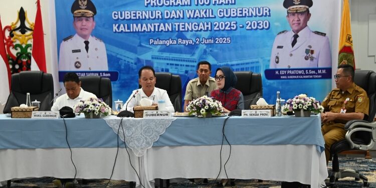 FOTO: IST/MATAKALTENG - Pemprov menggelar Press Release Program 100 Hari Kerja Gubernur dan Wagub Kalteng di Istana Isen Mulang Palangka Raya, Senin 2 Juni 2025.
