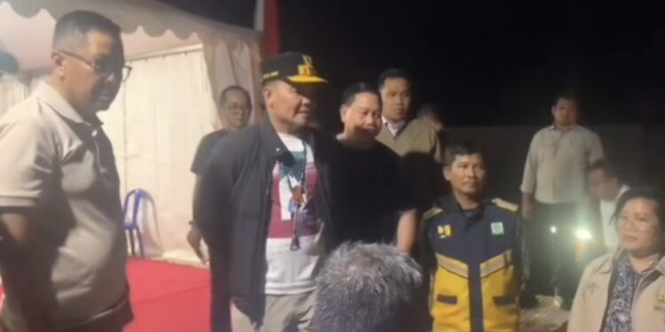 Foto:IST/MATA KALTENG - Gubernur Kalimantan Tengah (Kalteng) Agustiar Sabran saat pantau perkembangan perbaikan Jalan Lingkar Selatan Sampit, Kabupaten Kotawaringin Timur, Rabu, 4 Juni 2025 malam.