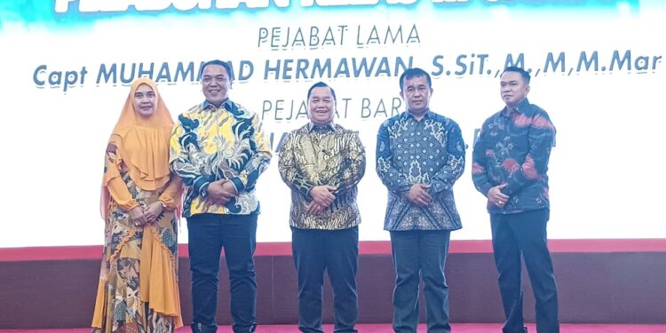 Foto: IST/MATA KALTENG - Bupati Kotawaringin Timur Halikinnor saat pisah sambut Kepala KSOP Kelas III Sampit, Rabu, 4 Juni 2025.