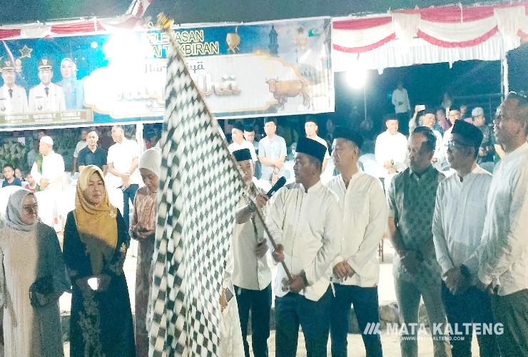 Bupati dan Wakil Bupati Barsel Lepas Peserta Pawai Takbir