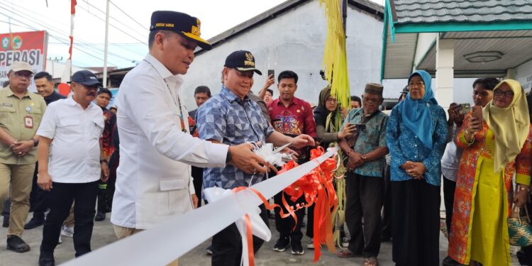 FOTO : IST/MATA KALTENG - Peresmian Koperasi Merah Putih di Kelurahan Mentawa Baru Hilir, Kecamatan Mentawa Baru Ketapang, Kabupaten Kotawaringin Timur, oleh Gubernur Kalteng Agustiar Sabran, 9 Juni 2025.
