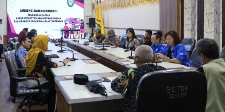 Foto:Prokopim/MATA KALTENG - Audiensi Program antara Balai Bahasa Provinsi Kalteng dan Pemkab Kotim di Kantor Setda Kotim, 12 Juni 2025.
