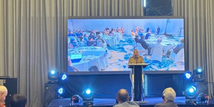 FOTO: IST/MATAKALTENG - Pemkab Kobar/Matakalteng
Bupati Kotawaringin Barat Hj Nurhidayah membuka Sustainable Agriculture Network (SAN) General Assembly dan Sustainable Agriculture Conference, di hotel Mercure Pangkalan Bun, Selasa 17 Juni 2025.