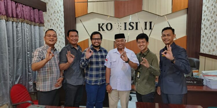 Foto: IST/MATA KALTENG - Komisi II dan Pertamina saat membahas isu kelangkaan BBM, 17 Juni 2025 sore.