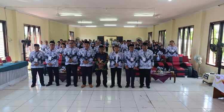FOTO: IST/MATA KALTENG - Pembukaan Konferensi Kabupaten PGRI Kotim di Aula Lantai II Sekretariat PGRI Kotim Jl. A.Yani, Sabtu 21 Juni 2025.