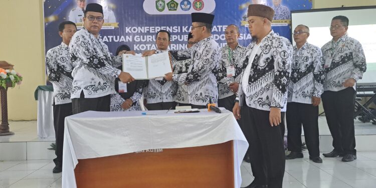 FOTO : IST/MATA KALTENG - Pemilihan Ketua PGRI Kabupaten Kotim terpilih untuk periode 2025-2030.