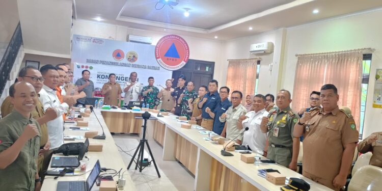 Foto:IST/MATA KALTENG - FGD Finalisasi Penyusunan Dokumen Kontingensi Bencana Karhutla Kabupaten Kotim Tahun 2025-2027 yang dilaksanakan secara Swakelola oleh Tim LPPM Universitas Palangka Raya di Ruang Pusdalops BPBD, 24 Juni 2025.