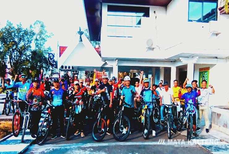 Budayakan Hidup Sehat, Eddy Raya Gelar Gowes Bersama Warga Buntok