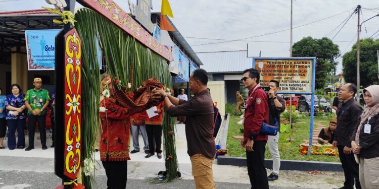 FOTO : MATAKALTENG - Pj Sekda Katingan Deddy Ferras hadiri lomba Desa dan Kelurahan.
